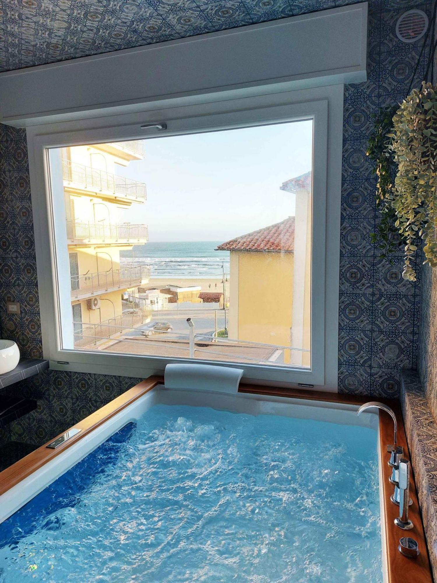 Sweet Home & Wellness Affittacamere Nettuno Exterior photo